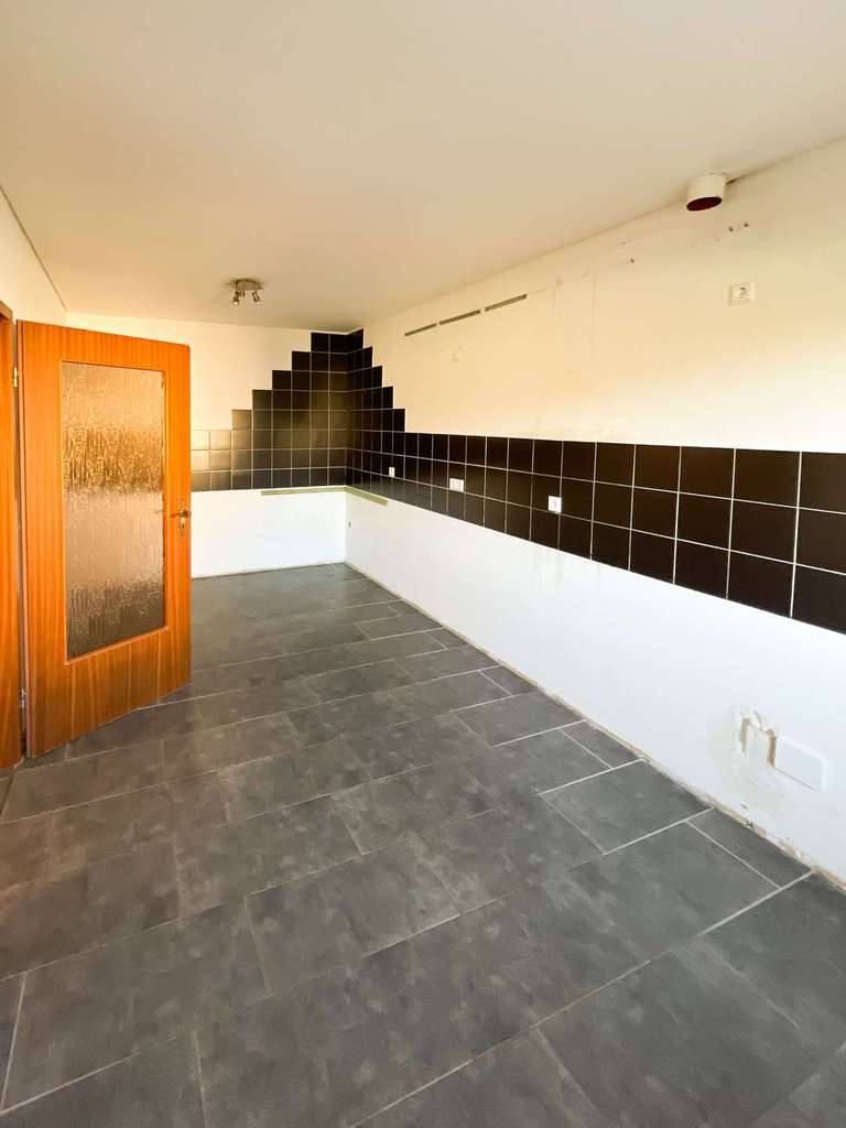 Immobilie in Biebesheim - Freistehendes Einfamilienhaus in ruhiger zweiter Reihe mit Garten und Perspektive - Bild 4