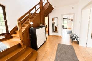 Freistehendes Einfamilienhaus mit Garage und großem Garten in Angermund – Die vollständige Adresse der Immobilie erhältst du vom Anbieter., 40489 Angermund, Düsseldorf – Vorschaubild 2