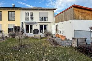 Exklusives Reiheneckhaus in Höhenkirchen – energieeffizient & stilvoll!