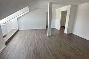 2 Zimmer Dachgeschosswohnung- Genießen Sie die Ruhe im Dortmunder Süden – Vorhölter Str. 32, 44267 Dortmund – Vorschaubild 1