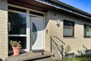 Wunstorf-Luthe: Attraktiver Bungalow (Reihenendhaus) mit Vollkeller  – Hannover (Kreis) – Vorschaubild 1