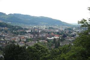 Lichtdurchflutete 3-Zimmer-Wohnung mit Fußbodenheizung und Balkon – 79108 Zähringen, Freiburg im Breisgau – Vorschaubild 1