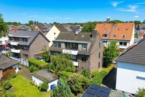 Gepflegtes Mehrfamilienhaus mit Schwimmbad
Inklusive Terasse, Balkonen und 2 Garagen in Bottrop – Die vollständige Adresse der Immobilie erhältst du vom Anbieter., 46242 Fuhlenbrock, Bottrop – Vorschaubild 3