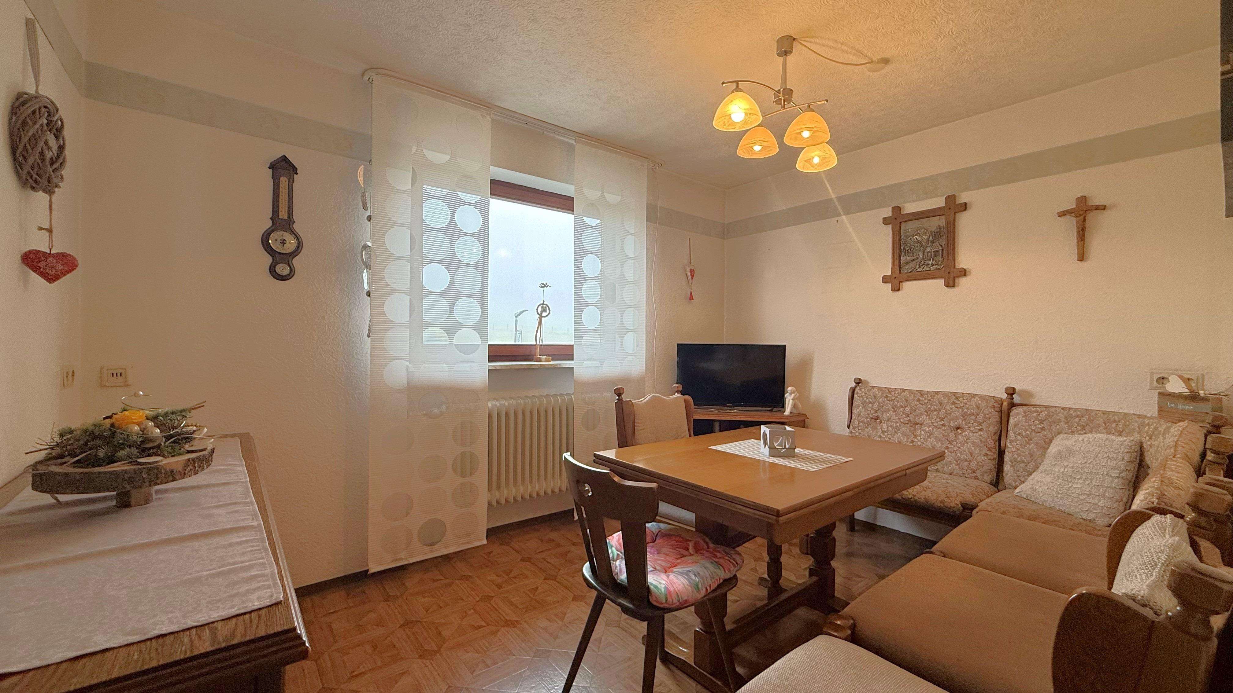 Immobilie in Neuhausen ob Eck - Familienhaus mit XXL Werkstatt - Bild 2