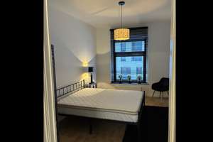 Möbliert auf Zeit: 2-Zimmer-Altbau Altstadt, ruhige Seitenstraße, 5 Min zum Rhein – 40213 Altstadt, Düsseldorf – Vorschaubild 10