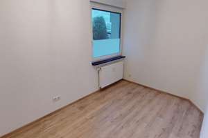 Großzügige Erdgeschosswohnung mit Badewanne – Die vollständige Adresse der Immobilie erhältst du vom Anbieter., 42659 Solingen-Mitte, Solingen – Vorschaubild 7