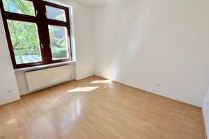 Schicke 3 ZW im EG eines gepflegten 6 Familienhauses - Altbau!