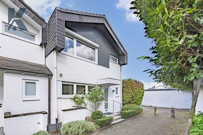 Familienfreundliches Reiheneckhaus mit Garten, Garage in begehrter Wohnlage von Köln-Lövenich