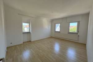 Stuttgart Degerloch, ruhige Zentrumslage 3,5 Zimmer-Wohnung mit geschlossenem Balkon ca. 79qm – Die vollständige Adresse der Immobilie erhältst du vom Anbieter., 70597 Degerloch (Ortsteil), Stuttgart – Vorschaubild 2