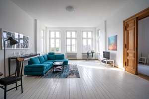 Bezugsfreie, helle Altbauwohnung mit Balkon im herrschaftlichen Gründerzeithaus in Berlin-Schöneberg – Die vollständige Adresse der Immobilie erhältst du vom Anbieter., 10783 Schöneberg, Berlin – Vorschaubild 1