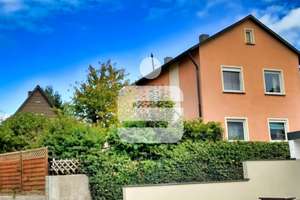 Wohnhaus in guter Lage in Schwandorf! – Die vollständige Adresse der Immobilie erhältst du vom Anbieter., 92421 Schwandorf – Vorschaubild 1