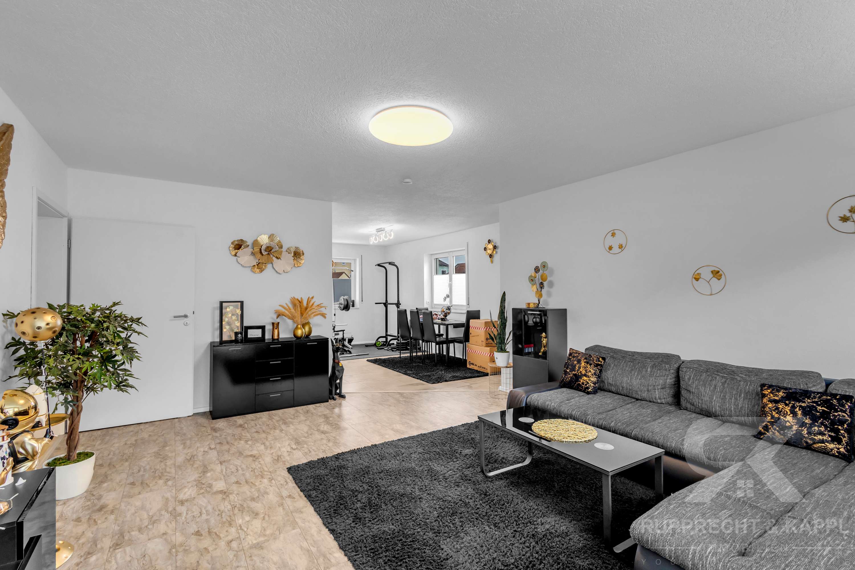 Immobilie in Teublitz - Modernes Einfamilienhaus mit ELW, Doppelgarage, PV-Anlage, viel Nutzfläche und Garten - Bild 7