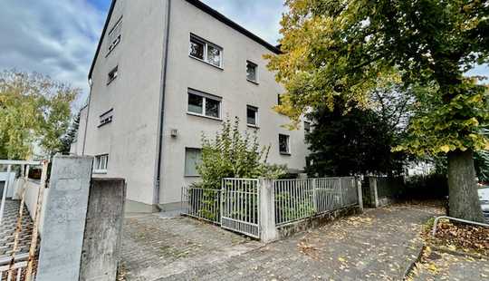 Bild von Mehrfamilienhaus im urbanen Sachsenhausen mit viel Potential