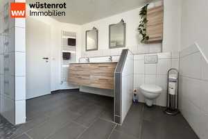 Tür auf. Herz rein. Zuhause sein. Moderne
5 helle Zimmer auf 131 m². Wunderschöne
Gartenoase. – Tuttlingen (Kreis) – Vorschaubild 21