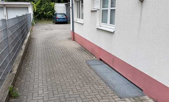+++ LU.-MUNDENHEIM – AKTUELL VERMIETET: 3 ZKB – ETW MIT KFZ-STELLPLATZ IN SCHÖNER LAGE GELEGEN +++