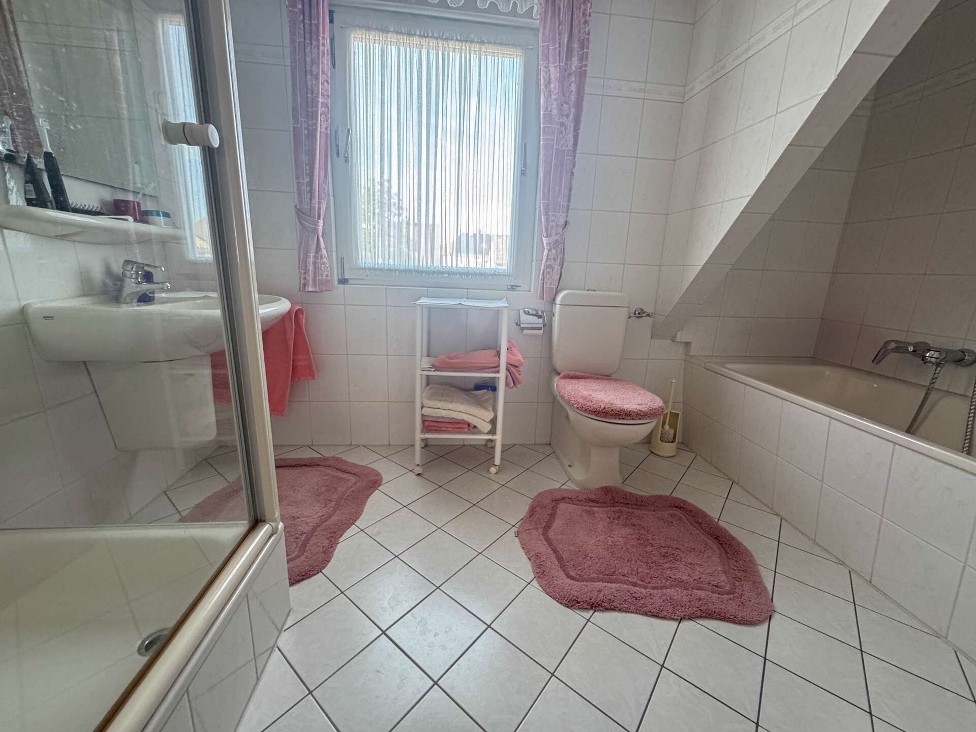 Immobilie in Barntrup - Großzügiges Wohnhaus in Barntrup – auch als Zweifamilienhaus nutzbar - Bild 2