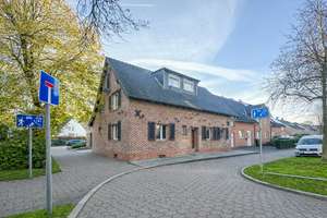 Großzügig & freistehend - Einfamilienhaus mit zusätzlichem Grundstück und Entwicklungschancen! – Die vollständige Adresse der Immobilie erhältst du vom Anbieter., 40595 Garath, Düsseldorf – Vorschaubild 2