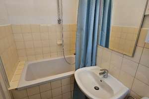 Schöne, helle 1-Zimmer-Wohnung  mit großem Balkon in Kiel-Innenstadt – Die vollständige Adresse der Immobilie erhältst du vom Anbieter., 24103 Exerzierplatz, Kiel – Vorschaubild 5
