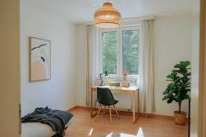 HH-Rahlstedt:  Zwischen Stadt und Ruhepol – 3 Zimmer, zwei Balkone, ganz viel Grün! – Loher Straße 10, 22149 Rahlstedt, Hamburg – Vorschaubild 8