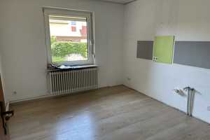Gepflegtes Doppelhaus mit Werkstatt, Doppelcarport und abtrennbarem Bauplatz in Wahnbek nahe OL – Ammerland (Kreis) – Vorschaubild 3