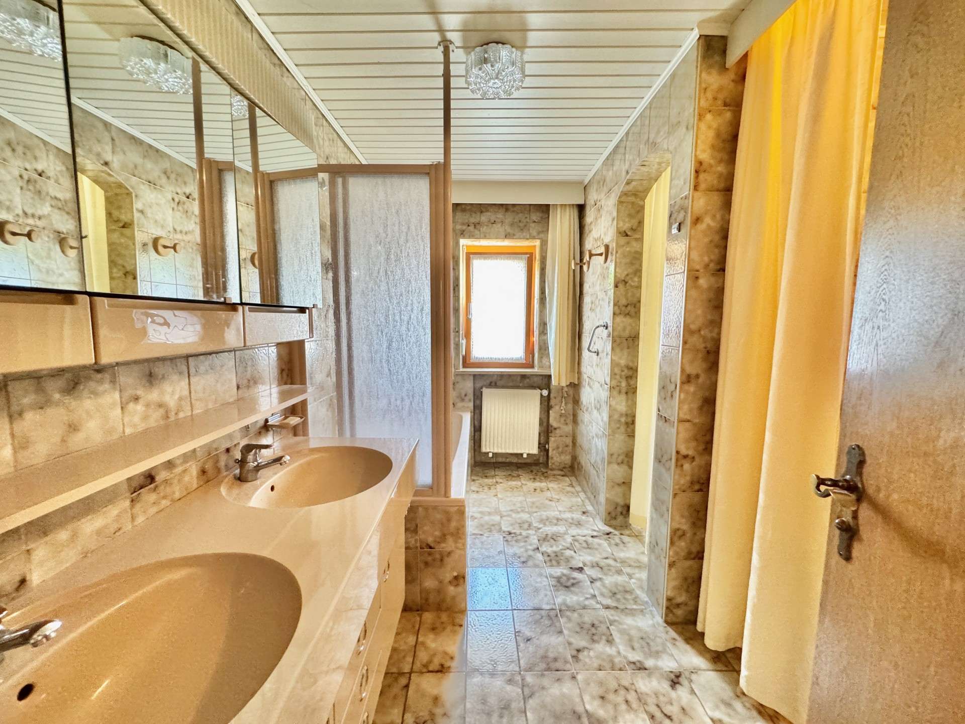 Immobilie in Emmerting - Riesiges Dreifamilienhaus - Perfekt für die ganze Familie, oder als Kapitalanlage - Bild 6