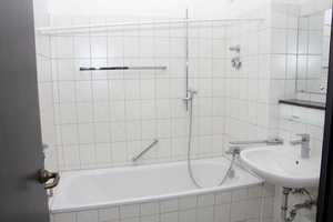 Schöne Wohnung mit Parkett und Balkon - großer grüner Innenhof – Further Straße 18, 9113 Chemnitz – Vorschaubild 16