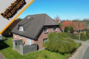 Vermietetes, 1993 massiv erbautes Zweifamilienhaus mit Doppelcarport bei Büsum – Die vollständige Adresse der Immobilie erhältst du vom Anbieter., 25797 Wöhrden – Vorschaubild 1