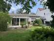 Einfamilienhaus in Bungalow-Bauweise mit ausgebautem Keller
Wintergarten und Garage