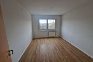**JETZT EINZEIHEN** 3-Zimmer-Wohnung // Balkon // DG // Bad mit Wanne // ab sofort – Andromedaweg 21, 4205 Grünau-Nord, Leipzig – Vorschaubild 3