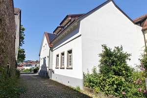 Charmante 2-Zimmer-Erdgeschosswohnung im Herzen der Altstadt. Ideal für urbanes Wohnen! – Mercyscher Hof  10, 77723 Gengenbach – Vorschaubild 2