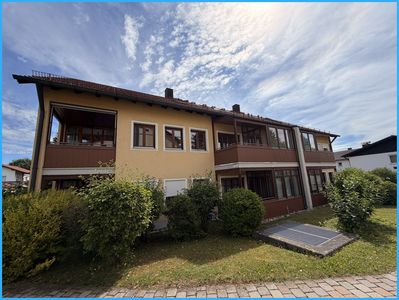 DIPL.-Immowirt MAIER !! tolle lichtdurchflutete Wohnung mit Wintergarten in ruhiger Lage