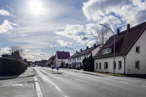 Zweifamilienhaus mit vielfältigen Möglichkeiten! – Die vollständige Adresse der Immobilie erhältst du vom Anbieter., 33818 Leopoldshöhe – Vorschaubild 3
