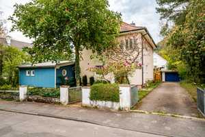 EINDRUCKSVOLLE VILLA - Charmante Villa in ruhiger und zentraler Lage in Singen – Konstanz (Kreis) – Vorschaubild 3