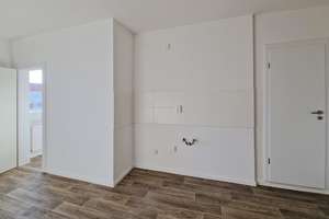 Klein aber OHO! 1-Zimmer-Wohnung, frisch renoviert - FREI AB AUGUST! – Ringstraße 9, 4209 Grünau-Mitte, Leipzig – Vorschaubild 2
