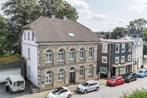 Historisches Stadthaus mit 3 Einheiten – Boutique-Investment oder Wohnen mit Cashflow in Lennep – Die vollständige Adresse der Immobilie erhältst du vom Anbieter., 42897 Lennep Altstadt, Remscheid – Vorschaubild 1