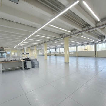 Sauerlach I ca. 2.570 m² doppelstöckige Gewerbefläche zu vermieten