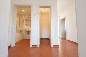 3 Zimmer zum Wohlfühlen in Allach-Untermenzing: Südbalkon, viel Licht, Küche und Garagenstellplatz – Die vollständige Adresse der Immobilie erhältst du vom Anbieter., 80997 Allach, München – Vorschaubild 6