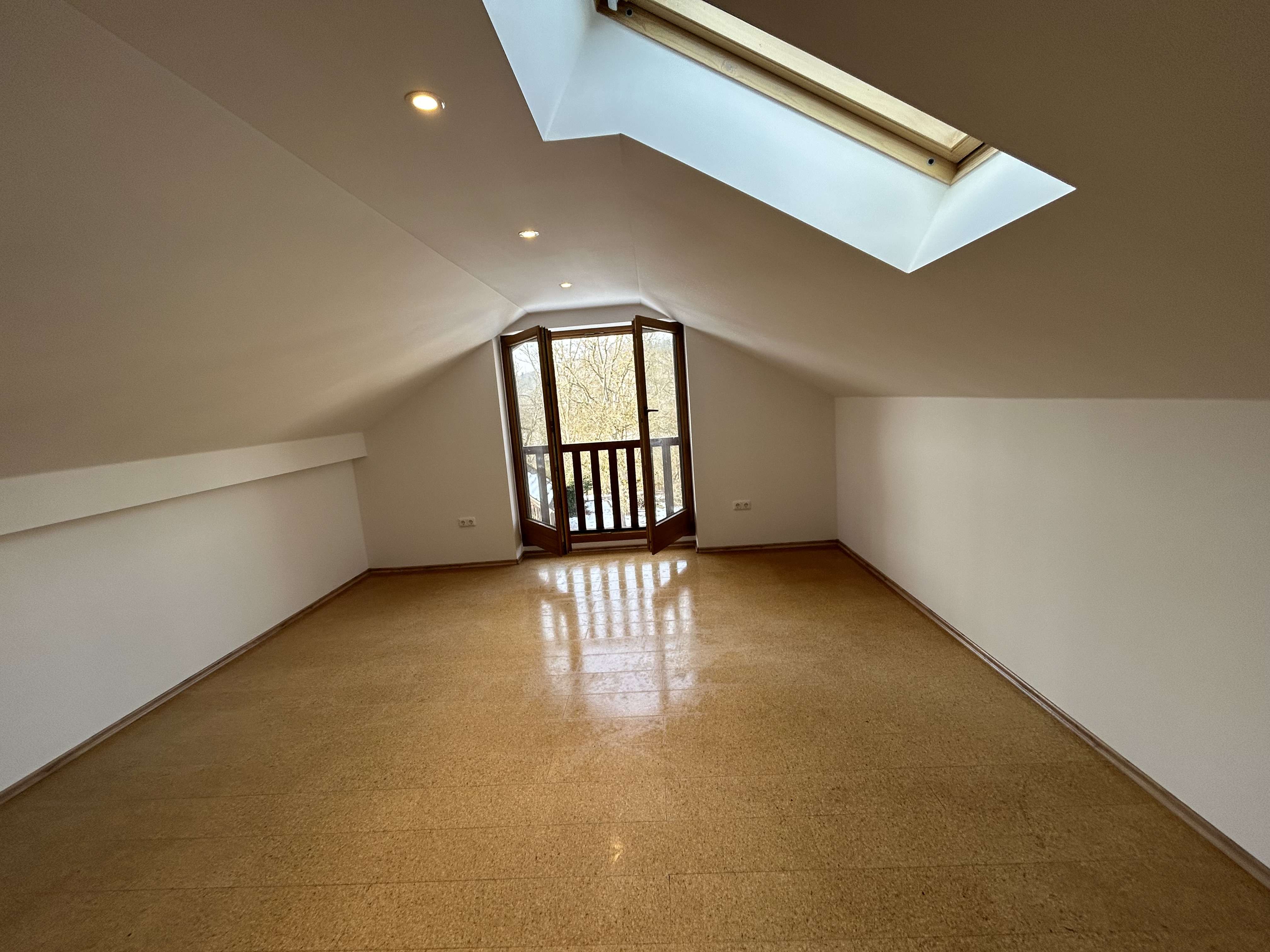 Immobilie in Winhöring - umfassend modernisiertes Haus mit 2 Einheiten auf 225m² mit 1.150m² Grund in ruhiger Hangkantenlage - Bild 3