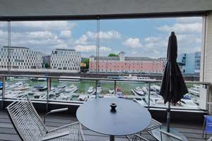 R(h)einkultur der Architektur – Loft-Living mit Blick auf den lebendigen Hafen