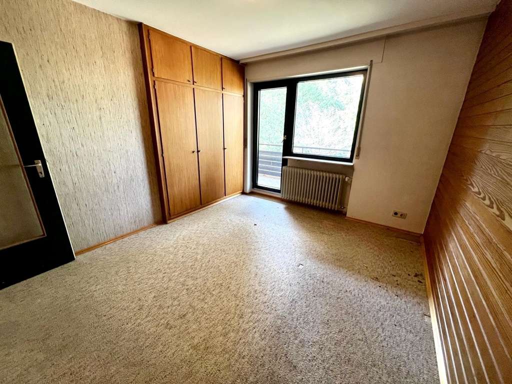 Immobilie in Kaiserslautern - KL-Bännjerrück:Großzügiges, freistehendes Einfamilienhaus m. Einliegerwhg., Garage u. schönem Garten - Bild 4