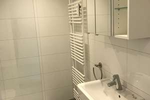 Gemütliche helle moderne  Wohnung mit Balkon, EBK  & PKW-Stellplatz in ruhiger Lage v. Lörick – 40547 Lörick, Düsseldorf – Vorschaubild 10