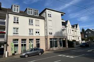 JA, zur neuwertigen 3-Zimmerwohnung mit Balkon und Stellplatz im Zentrum von Haan!