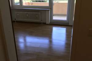 Ruhige 2-Zimmer-Wohnung mit Balkon WG-geeignet für Studentinnen / Azubis  – Gerhart-Hauptmann-Ring 7, 81737 Neuperlach, München – Vorschaubild 3