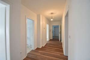 Renoviert! Geräumige 3-Zi-Altbau-Whg mit Balkon in Oberhausen – Langemarktstraße 20, 46045 Altstadt-Mitte, Oberhausen – Vorschaubild 3