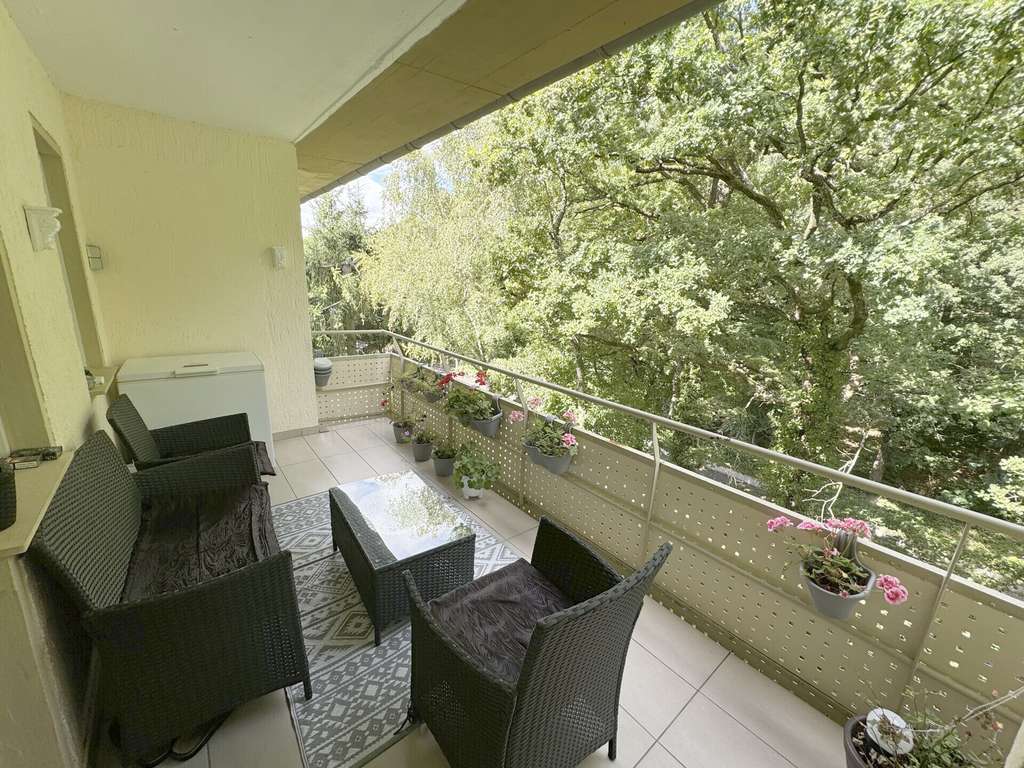 Immobilie in Siegburg - Siegburg-Stallberg: 4-Zimmer-Wohnung – Sonnig & 2 Balkone und Aufzug - Bild 2