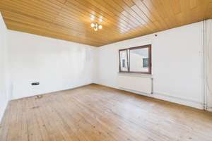 Sanierungsbedürftiges Ein- bis Zweifamilienhaus mit Garage und Schuppen! – Die vollständige Adresse der Immobilie erhältst du vom Anbieter., 76327 Pfinztal – Vorschaubild 4