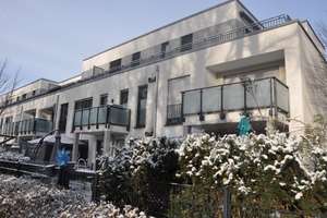 Bildhübsches Penthouse mit Dachterrasse in unverbauter grüner Randlage! 