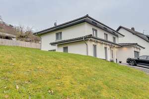 Der perfekte Grundriss trifft die gute Wohnlage - Einfamilienhaus mit 5 Zimmern in Wiehl-Perke – Die vollständige Adresse der Immobilie erhältst du vom Anbieter., 51674 Wiehl – Vorschaubild 2