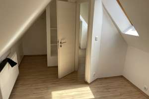 Einfamilienhaus + Garage mit 5 Zimmern in Stuttgart Untertürkheim – Die vollständige Adresse der Immobilie erhältst du vom Anbieter., 70327 Untertürkheim (Ortsteil), Stuttgart – Vorschaubild 12