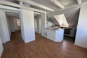Sofort beziehbarer Dachgeschosstraum im Stuttgarter Westen mit Stellplatz! – Ludwigstr. 58, 70176 Rotebühl, Stuttgart – Vorschaubild 2